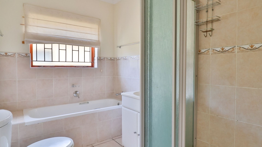 3 Bedroom Property for Sale in Sandbaai Western Cape